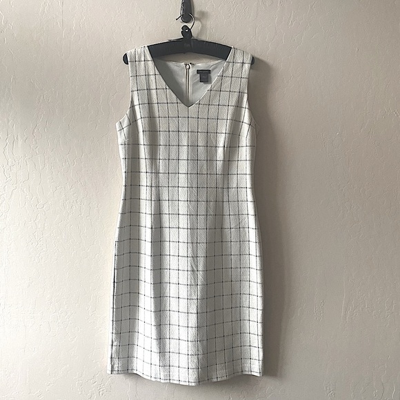 Dresses & Skirts - Ann Taylor Black and White Checkered dress